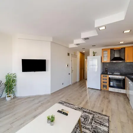 Refreshing Flat Within Walking Distance To Konyaalti With Sea View In Апартаменты