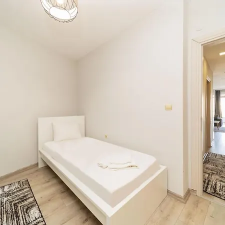 Refreshing Flat Within Walking Distance To Konyaalti With Sea View In Апартаменты